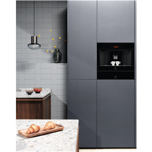 Electrolux Pure Black, juodas - Įmontuojamas kavos aparatas Prekė - EBC85H